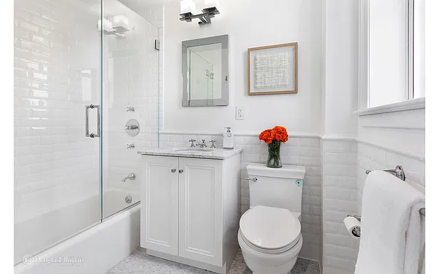 Sold by Douglas Elliman | media 14
