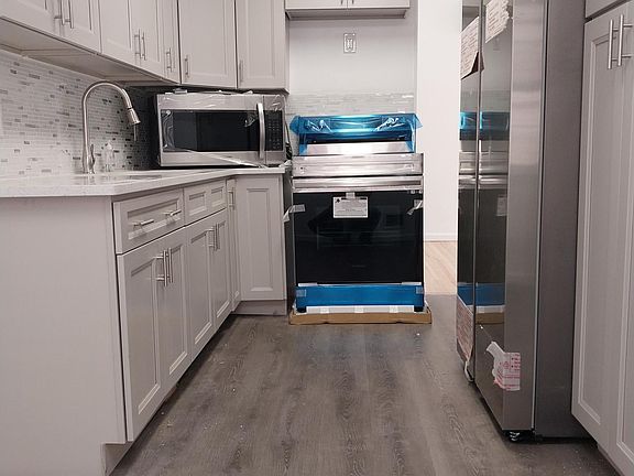 3rd image of 2620 E 64th St Floor 1