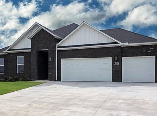 583 Chalynn St, Springdale, AR 72762