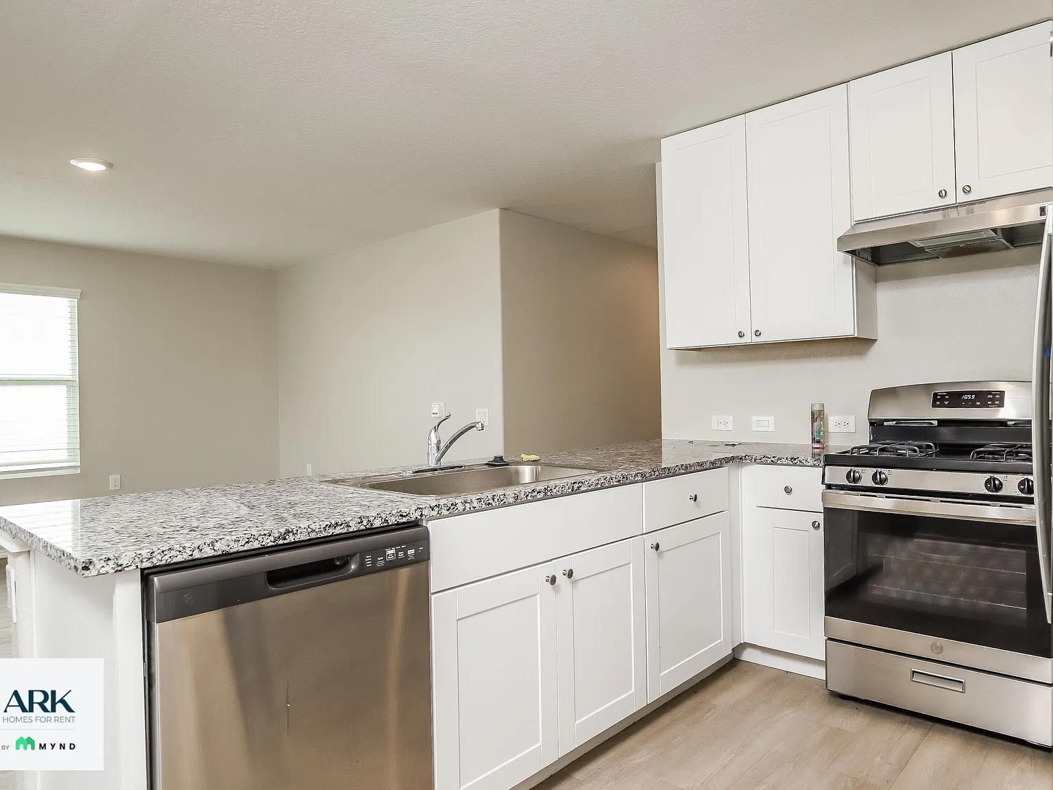 4 bed, 2.0 bath, 1667 sqft, $1,635 — Photo 4