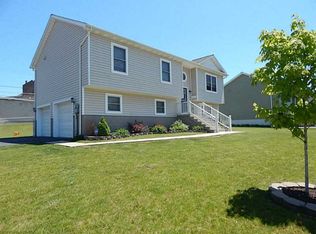 8 N Washington St, Masontown, PA 15461