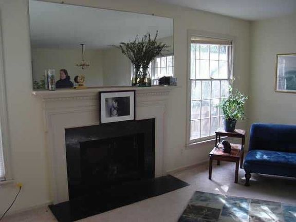 L shaped living room/ dining