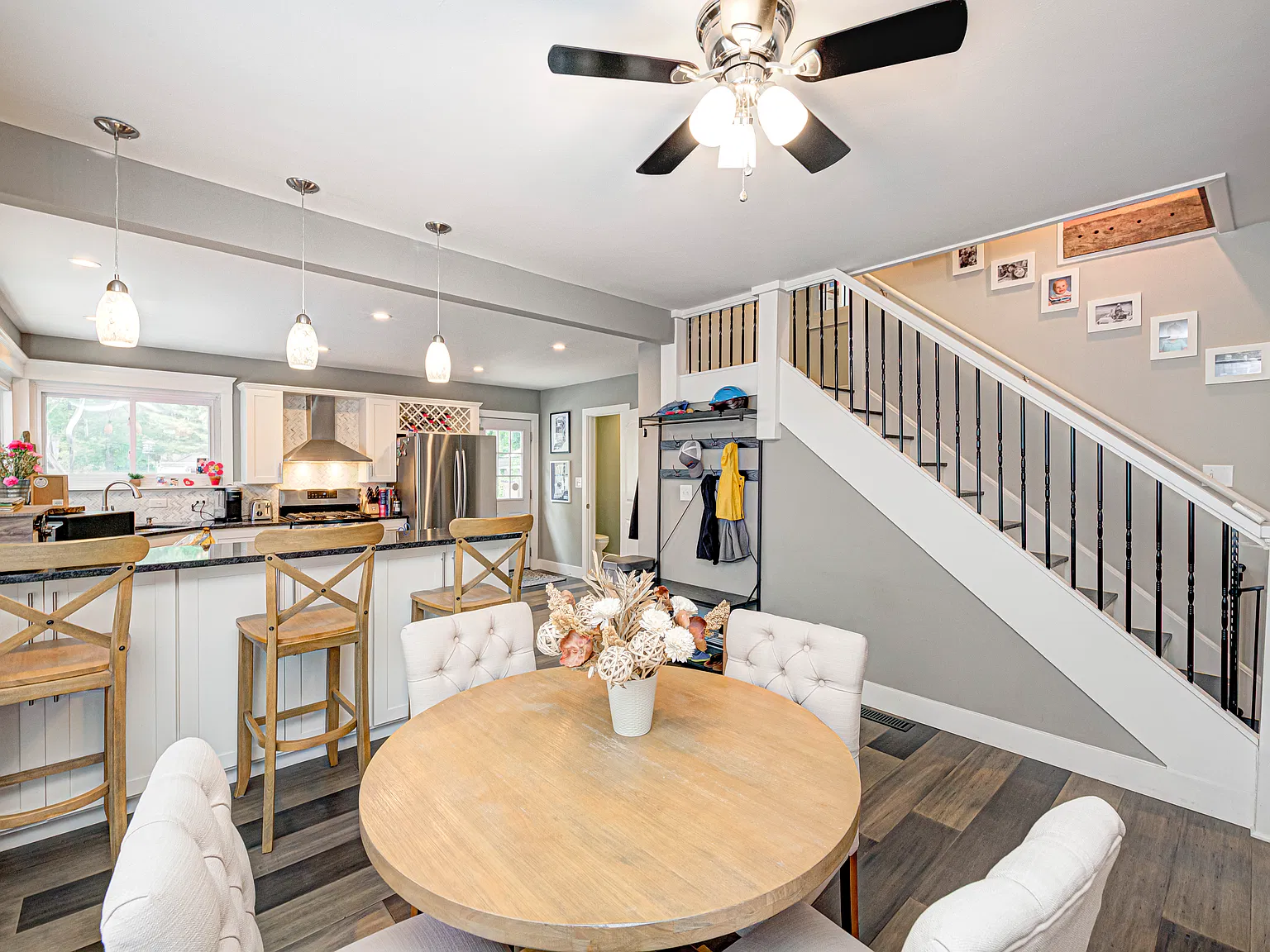 3 bed, 2.5 bath, 2232 sqft, $3,200 — Photo 4