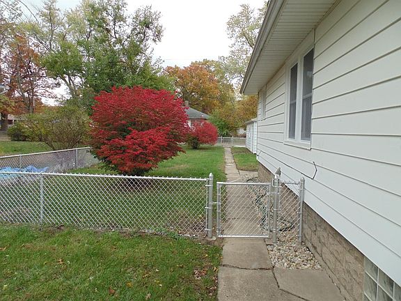 4th image of 927 E 28th Ave