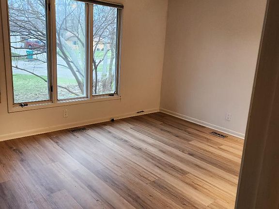 4th image of 1711 Northbrook Dr