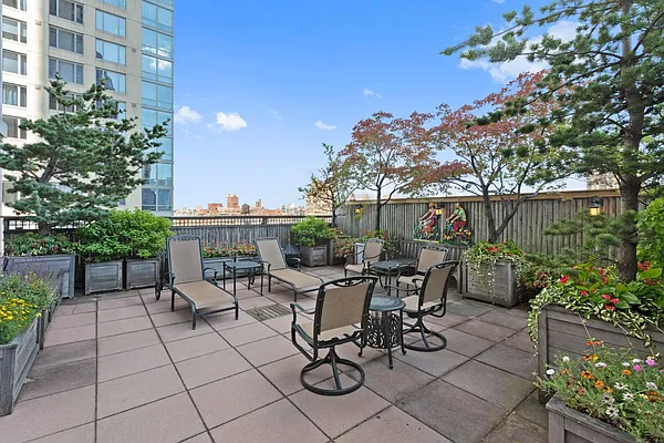 Sold by Keller Williams NYC | media 11