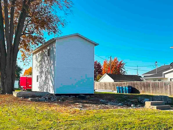311 S Main St, Amboy, IN 46911