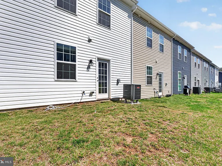 183 Caterpillar Dr — Photo 33