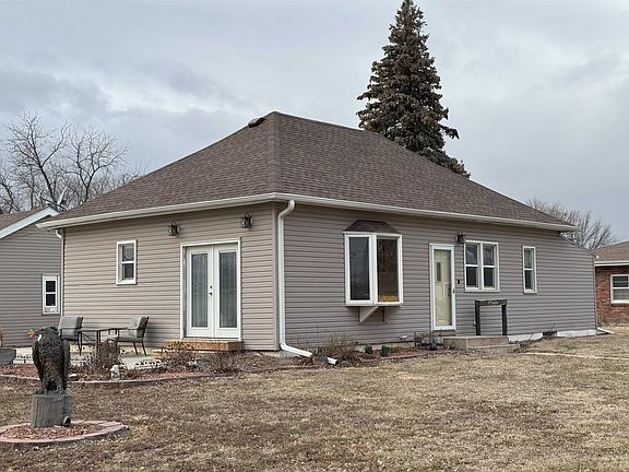 3rd image of 313 N 1st St