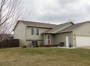 420 Arlene Ave, Harrisburg, SD 57032