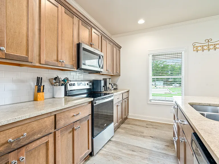 363 W Drake Ave — Photo 17