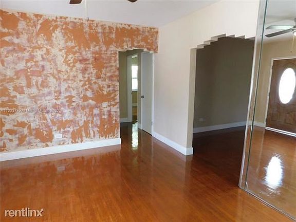 4th image of 1174R NW 41st St