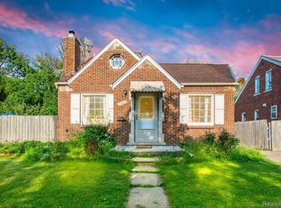 21124 Curie Ave, Warren, MI 48091