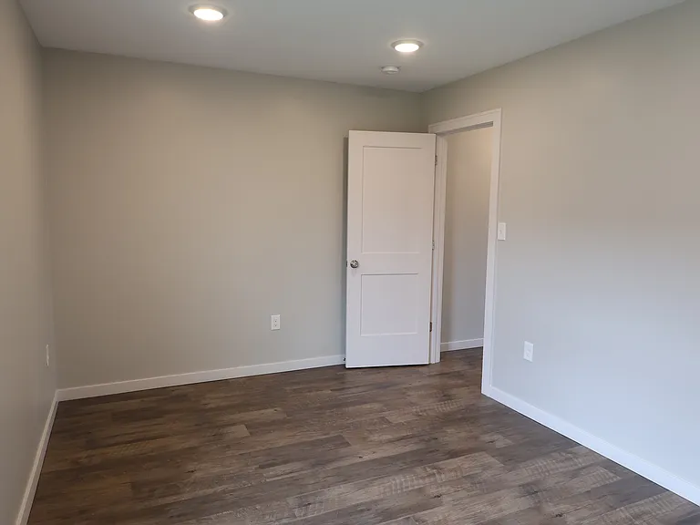 2985 N State Highway 7 — Photo 181