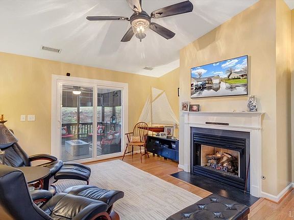 4th image of 1240 Jefferson Oaks Ct
