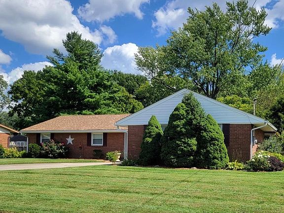 2nd image of 889 Oberlin Dr