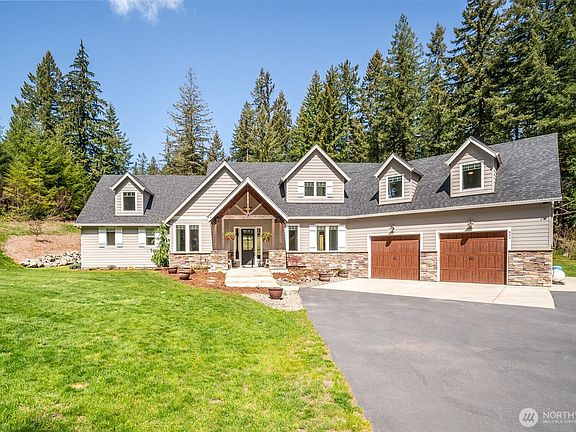 3rd image of 411 Five Peaks Drive