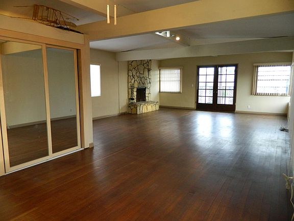 Open Floor Plan with lots of natural lighting