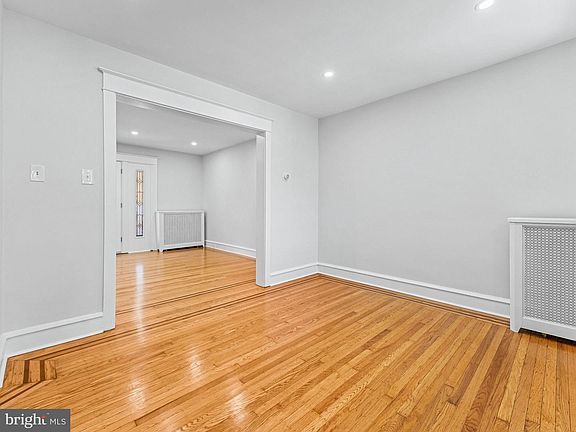 5th image of 315 Fern St