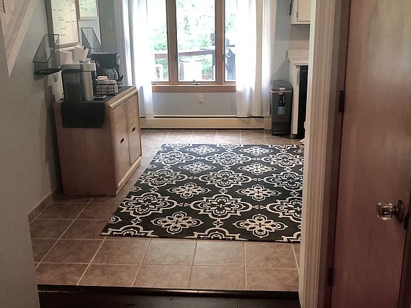 Entry/Breakfast Nook