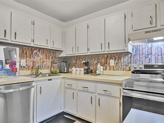 4th image of 7865 Camino Real #L-115