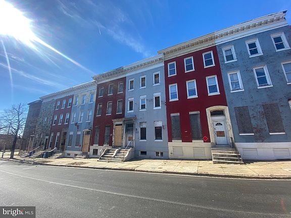 3rd image of 526 N Carrollton Ave