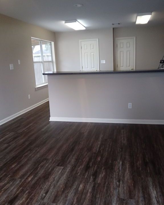 Open floor plan!