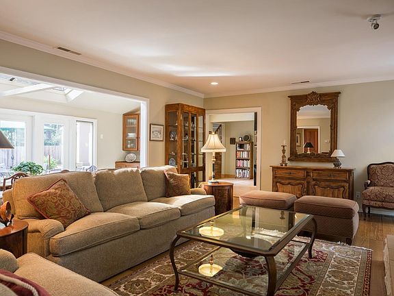 3rd image of 4098 El Bosque Dr