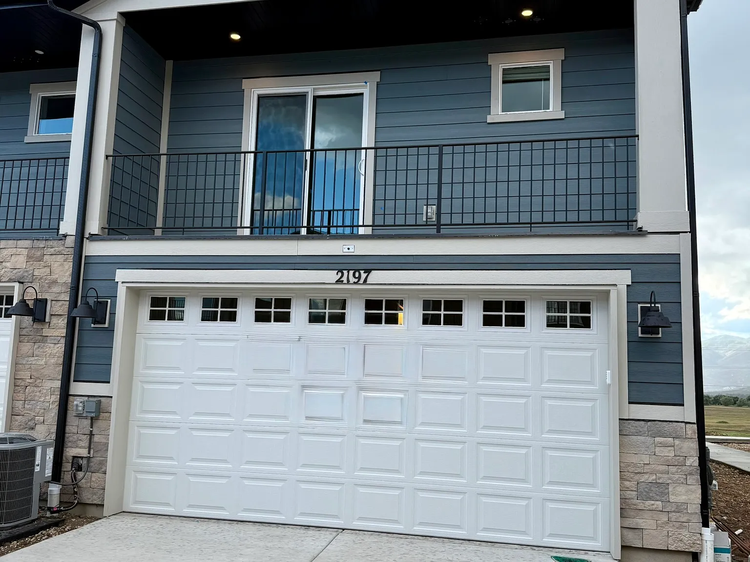 3 bed, 1405 sqft, $2,900 — Photo 3