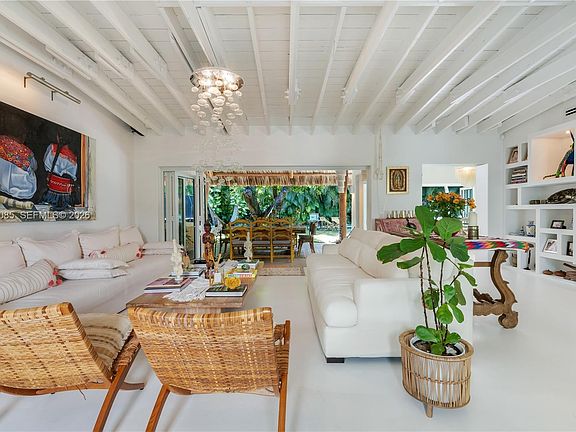 5th image of 330 Gulf Rd