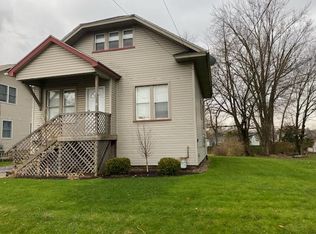 1040 Glenwood Dr, Sharon, PA 16146