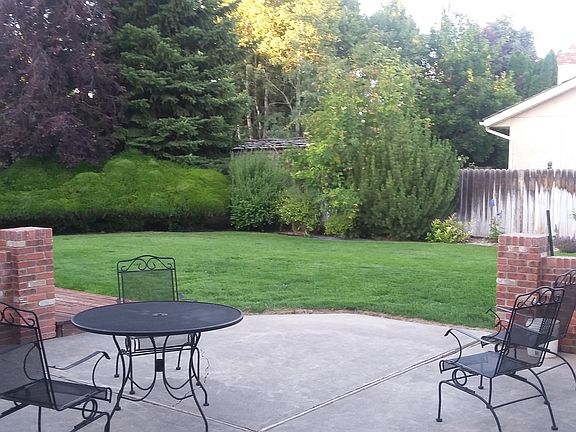 5th image of 233 Brookside Dr
