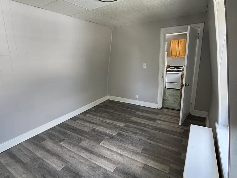 29 Grove St #2 — Photo 2
