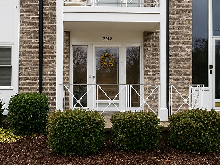 715 W Stackman Dr #C — Photo 2