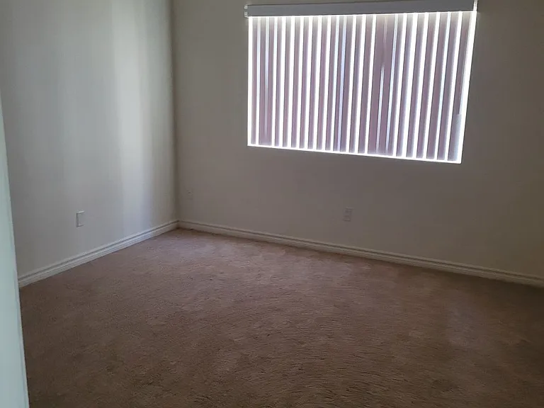 100 - Kimberly Apartments — Photo 11