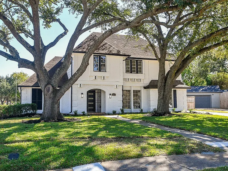 7703 Braesridge Ct — Photo 3