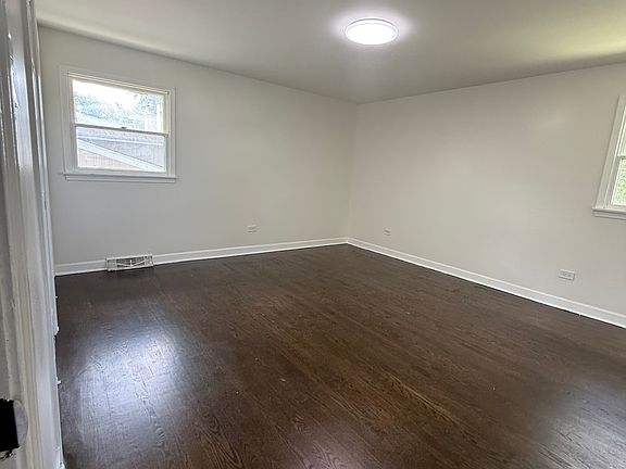 2nd image of 16418 Maryland Ave