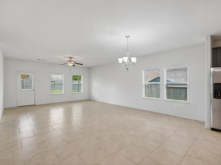 138 Meadow Grove Dr — Photo 17