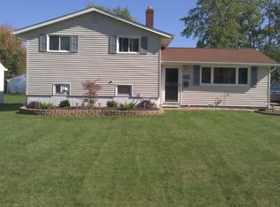 6729 Tupelo Dr, Bedford Heights, OH
