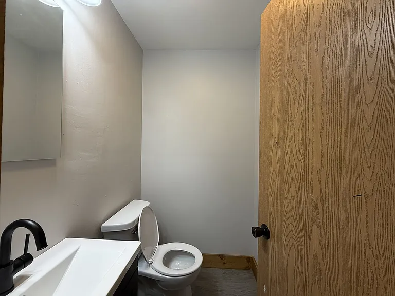 317 Earl St — Photo 13