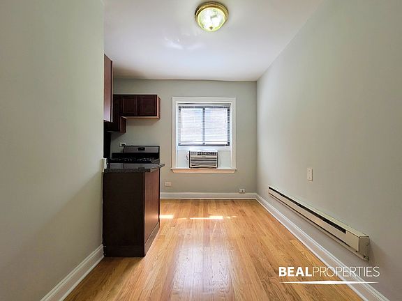 5th image of 3724 N Pine Grove Ave #N2