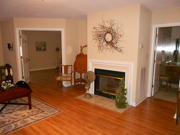 4th image of 310 Windward Dr SW #310