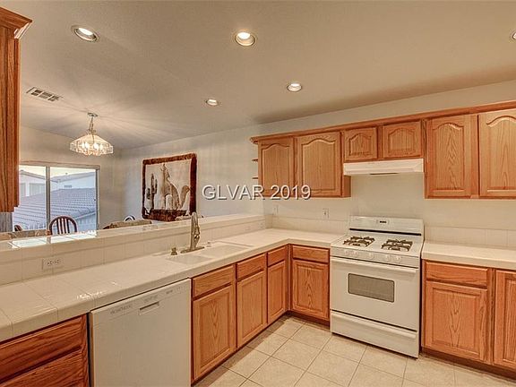 3rd image of 246 Big Horn Dr