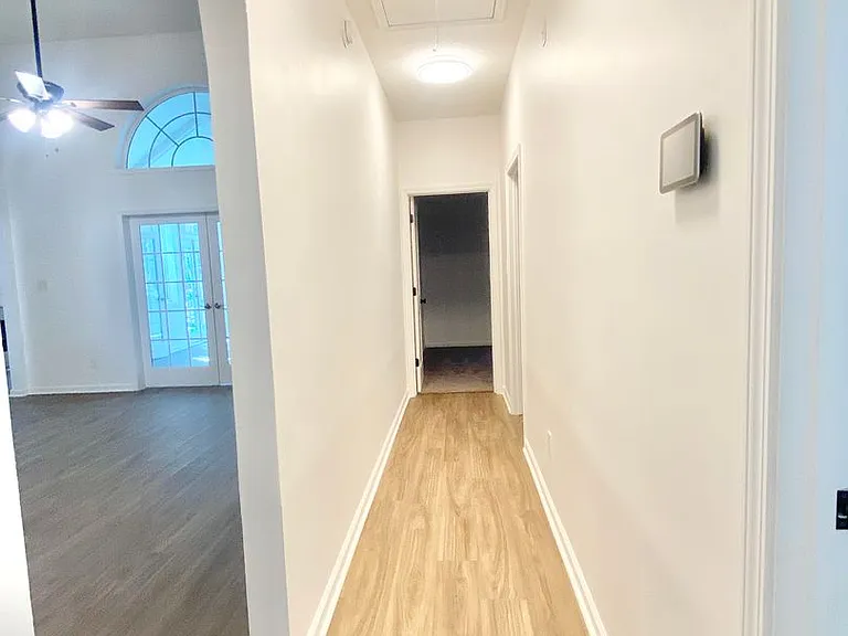 129 Tappan Zee Dr — Photo 16