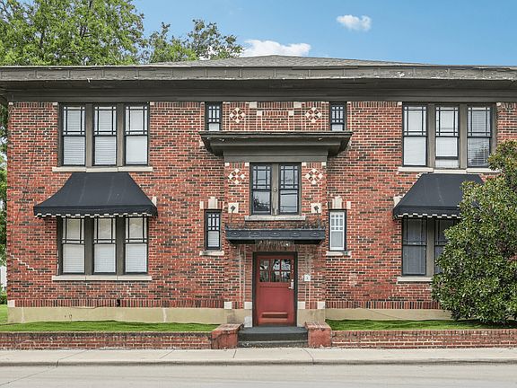 Paramount Red Brick Multi Unit Apartment Building in East Dallas Historic District