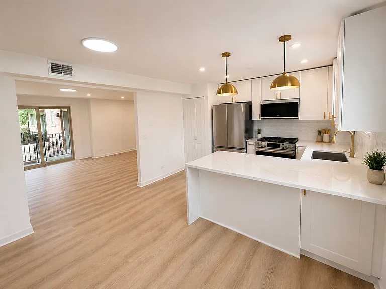 5819 W Higgins Ave #2D — Photo 6