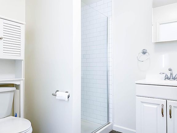 5th image of 1223 21st St APT B