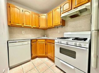 3434 32nd St APT 3F, Astoria, NY 11106