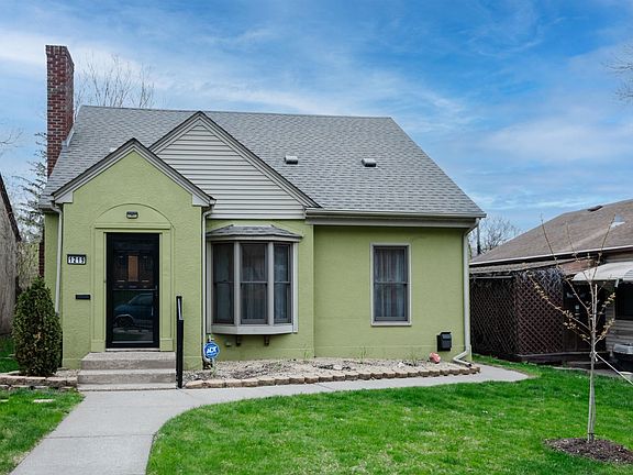 2nd image of 1219 McLean Ave