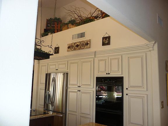 5th image of 1001 E Monte Cristo Ave